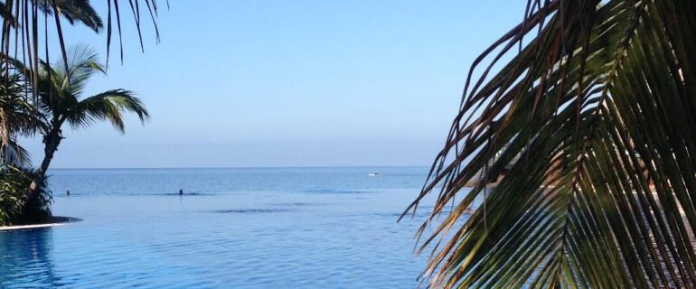 Una piscina infinita es aquella que se confunde con el mar. 
