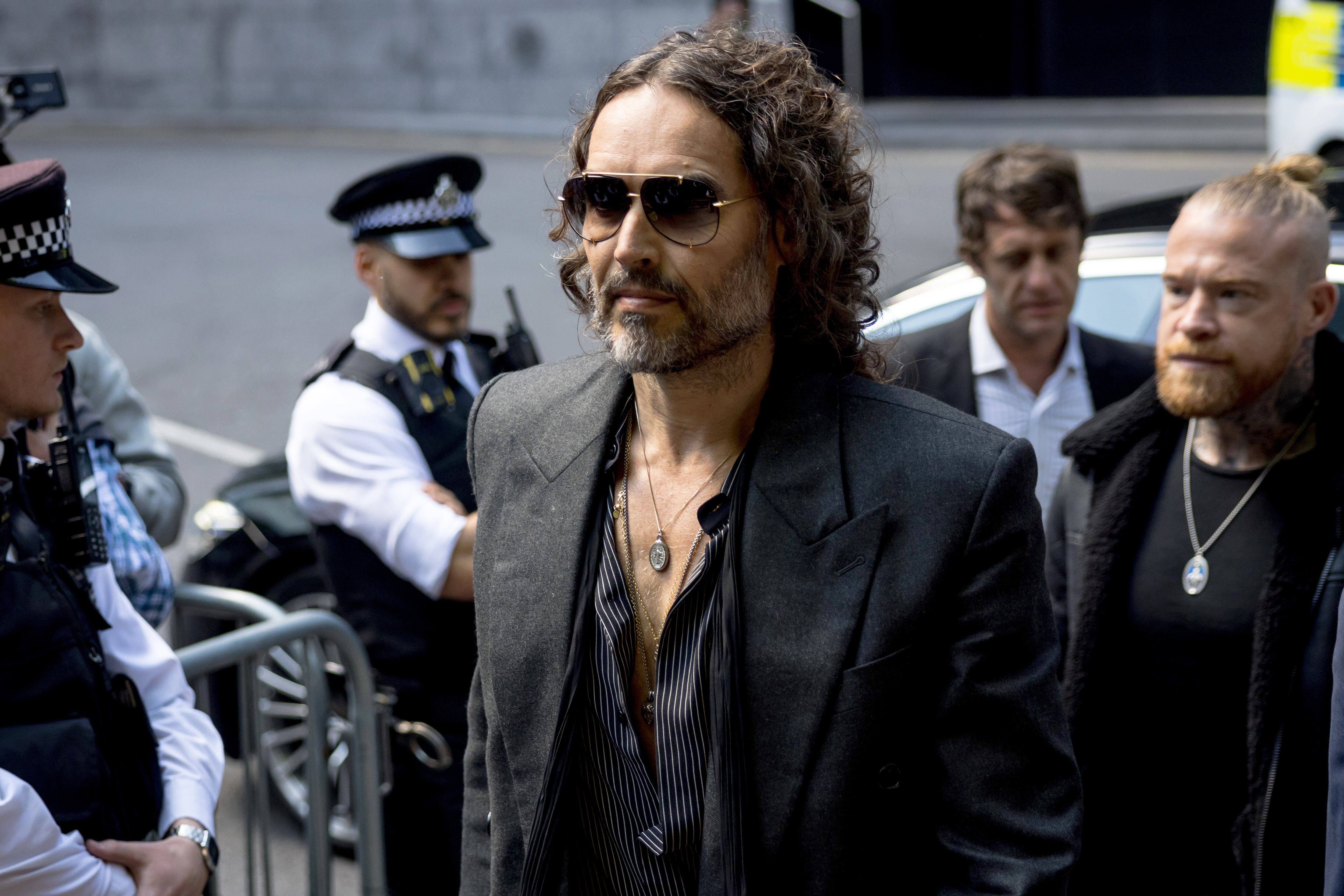 Russell Brand, en su llegada al Tribunal de Soutwarck Crown en Londres.