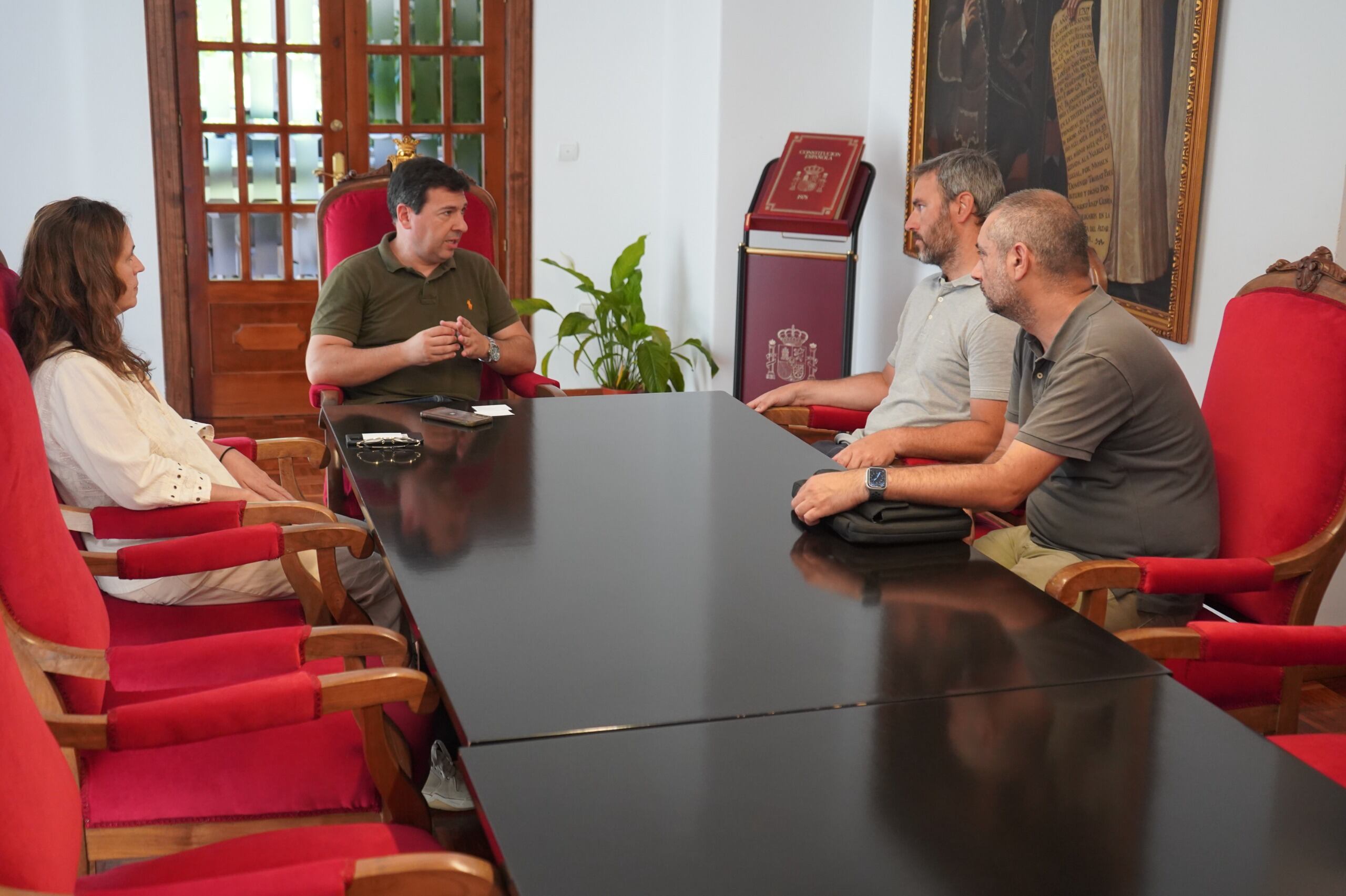 Reunión de Nacho Reig, concejal de Obras Públicas, con la empresa Abala, S.L (Imágen: Ayuntamiento de Xàtiva)