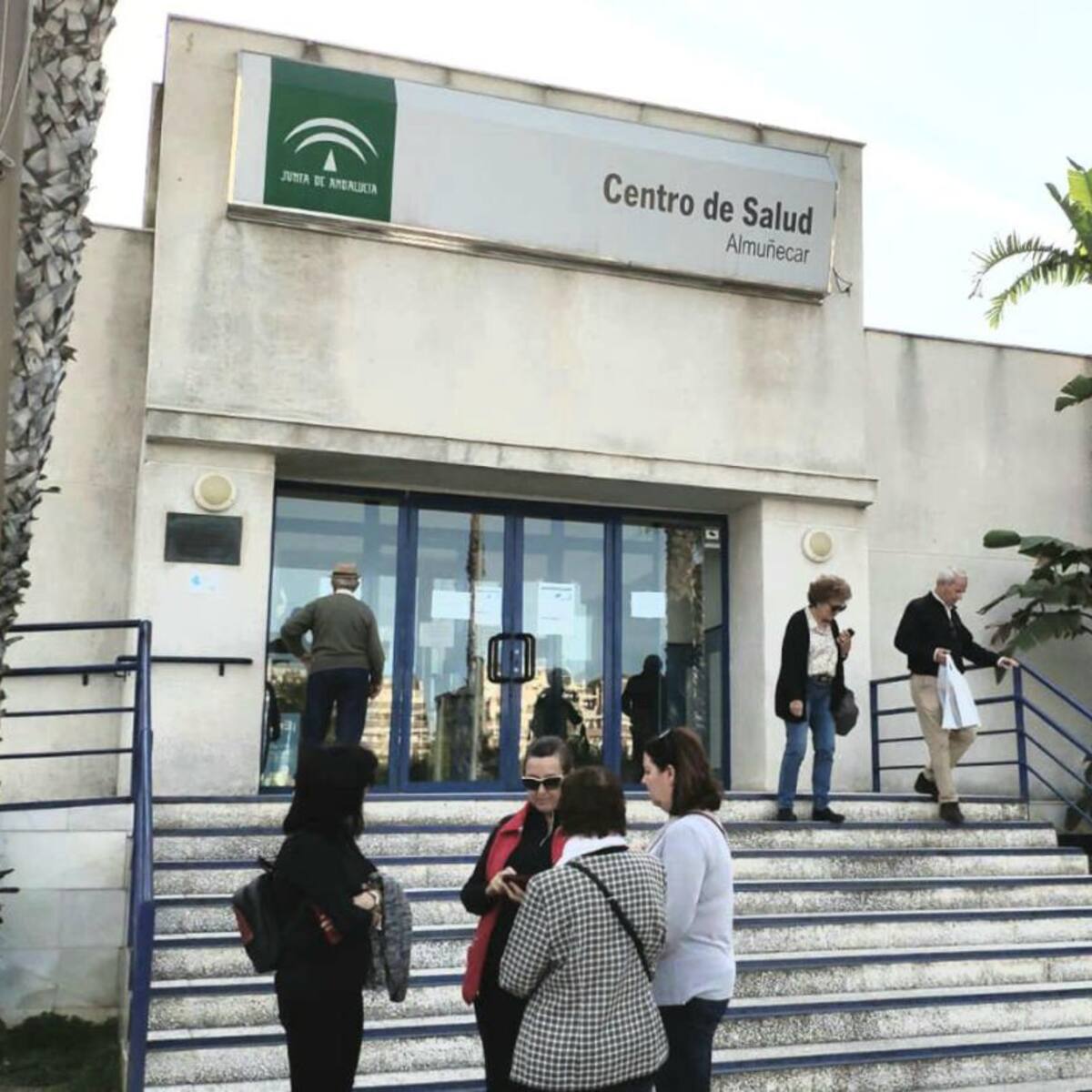 Almuñécar, que cierra todas las instalaciones públicas, principal foco de los casos de coronavirus en Granada