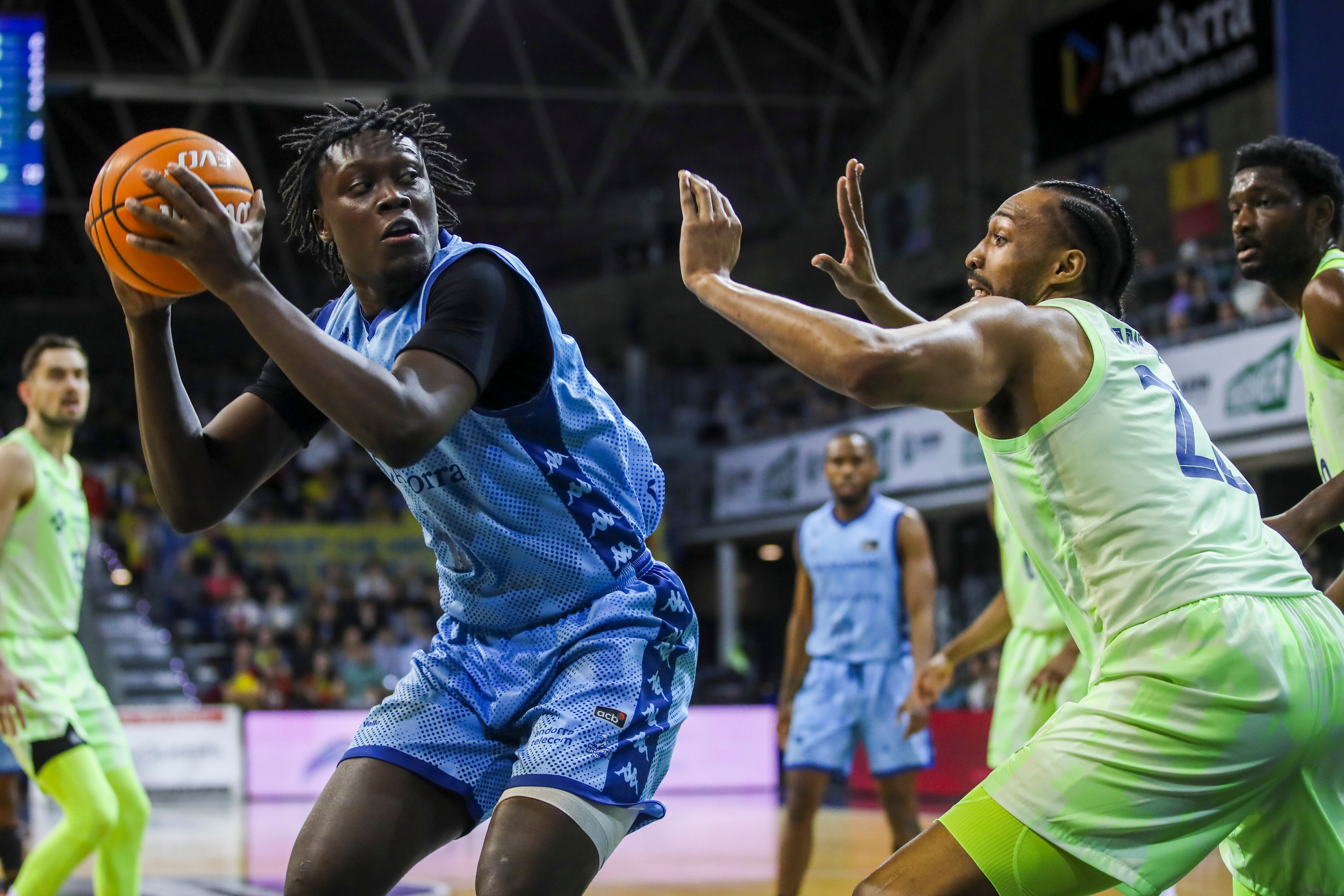 Sekou Doumbouya és un dels assenyalats en la dura derrota del Morabanc davant el Barça mentre que Parker va signar la millor anotació blaugrana en els últims 11 anys