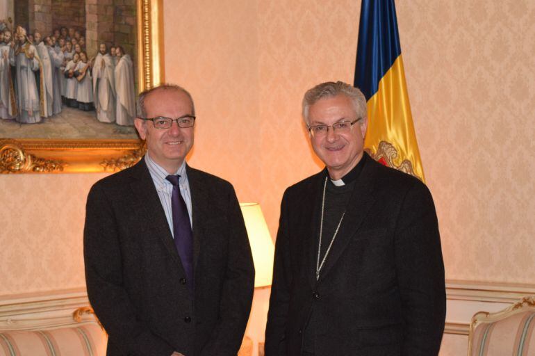 El nou ministre de Salut, Carles Álvarez-Marfany, en el decurs de la visita institucional mantinguda recentment amb el copríncep episcopal i bisbe de la Seu.