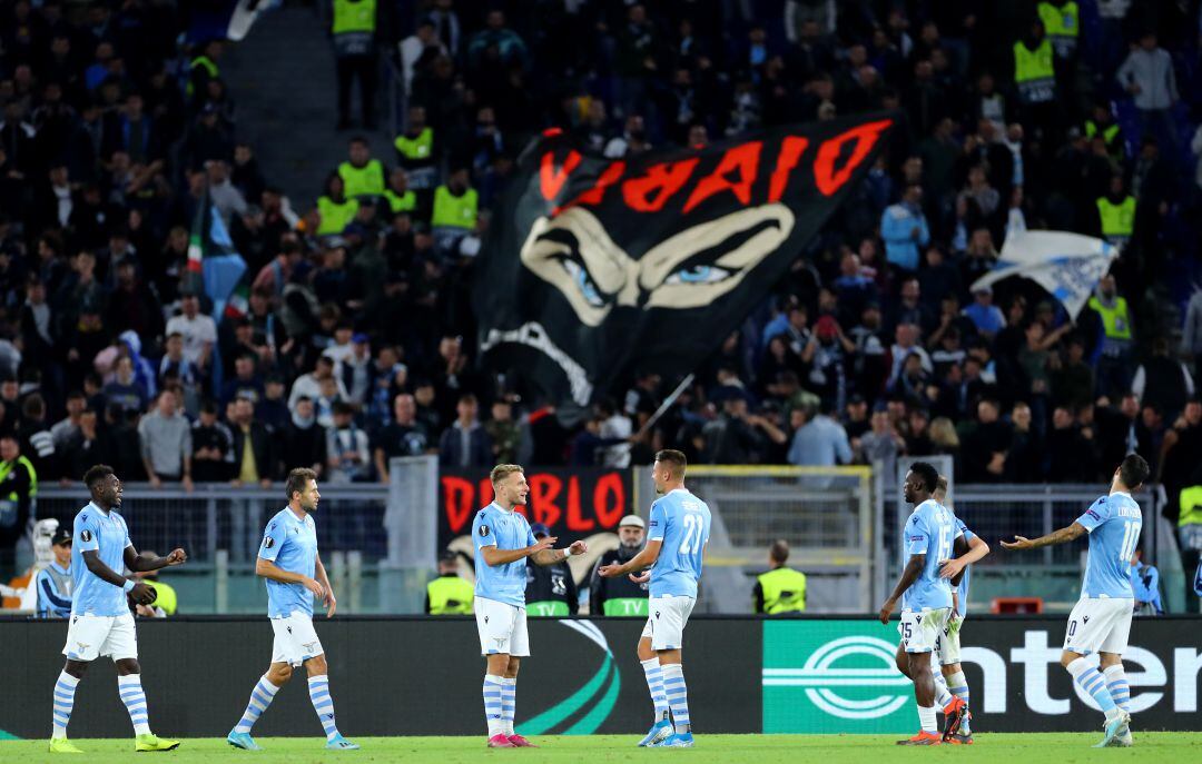 Un instante del partido entre el Lazio y el Stade Rennais en la Europa League.