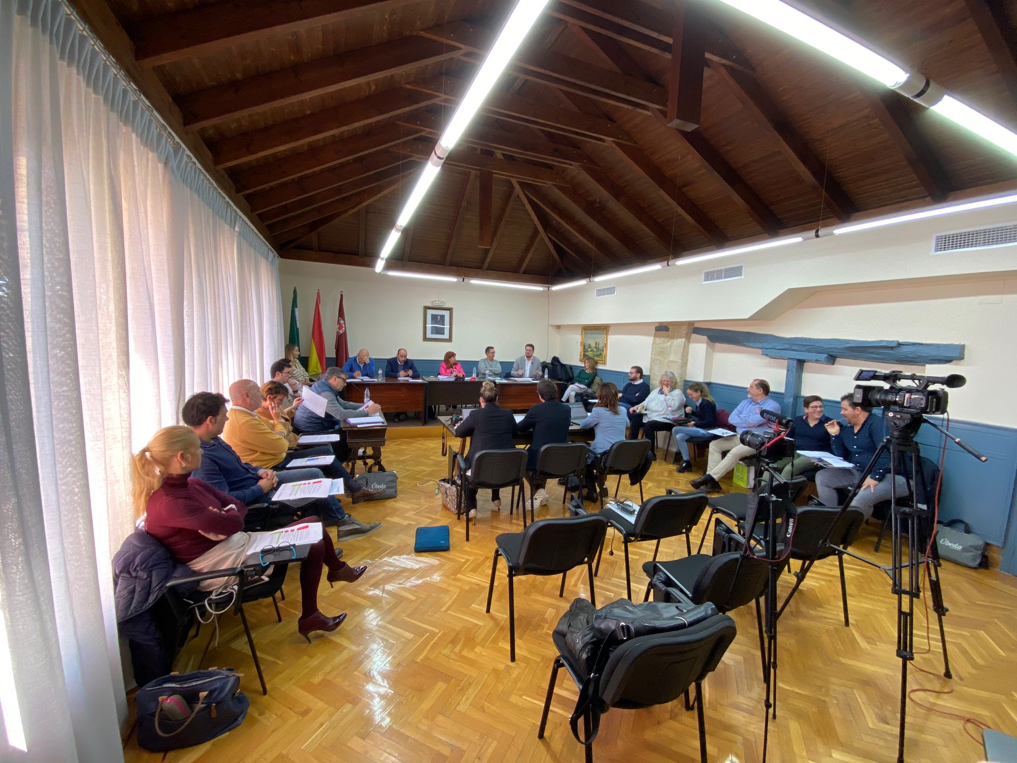 La corporación municipal de Úbeda celebra el pleno correspondiente al mes de noviembre