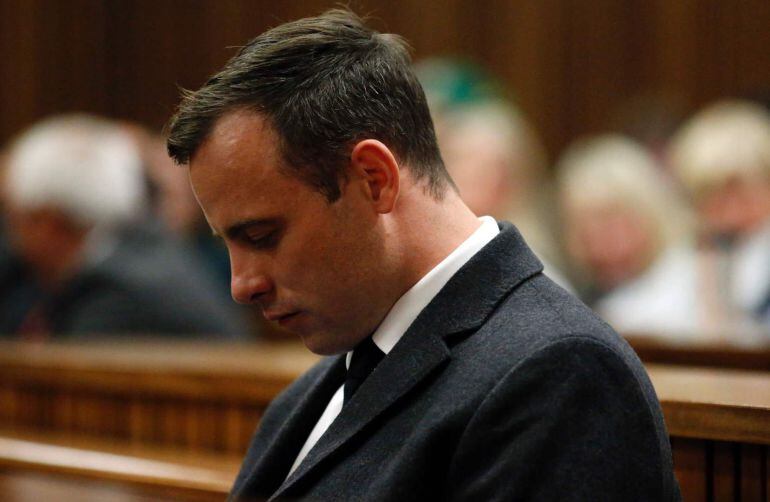 El atleta paraolímpico, Oscar Pistorius, acusado del asesinato de su novia, Reeva Steenkamp.