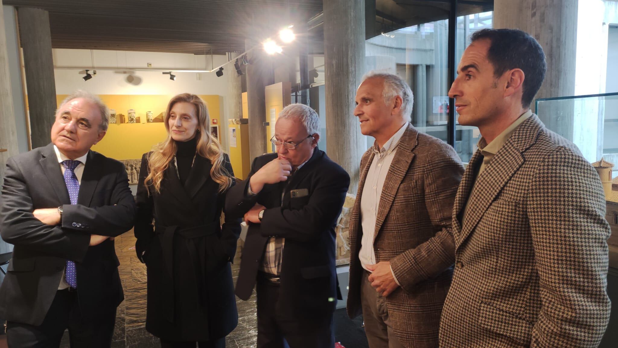 El consejero de Cultura, Turismo y Deporte, Gonzalo Santonja, ha visitado el Museo