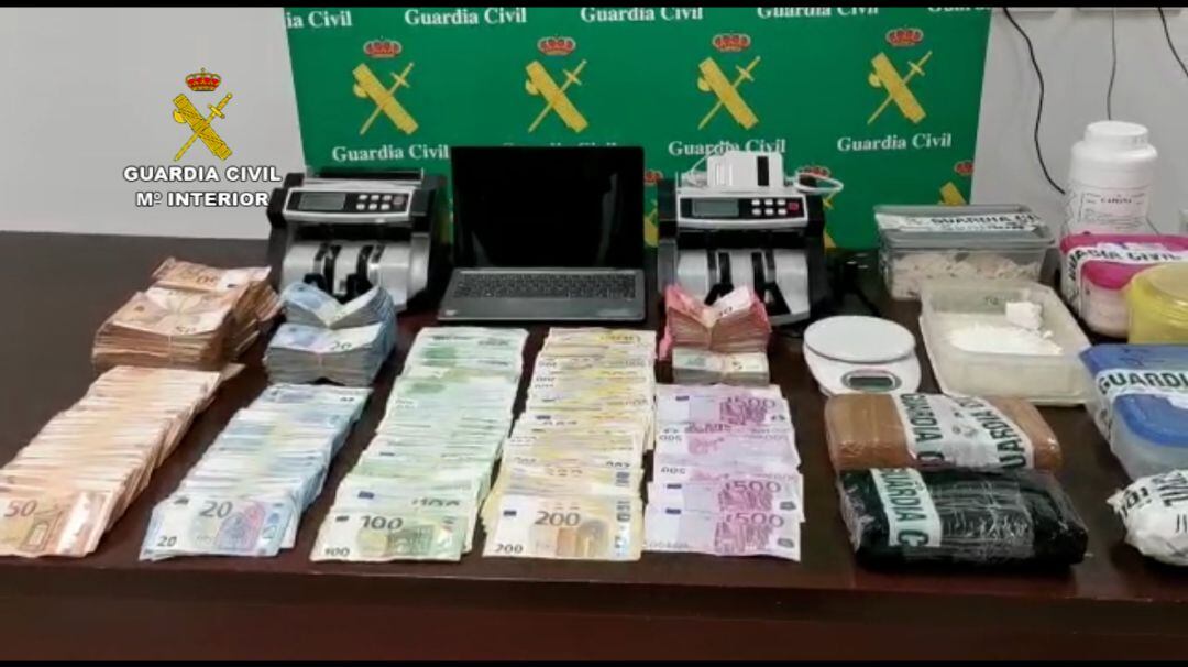 La Guardia Civil en la provincia de Castellón ha detenido a 20 personas por los delitos de tráfico de drogas, blanqueo de capitales y organización criminal