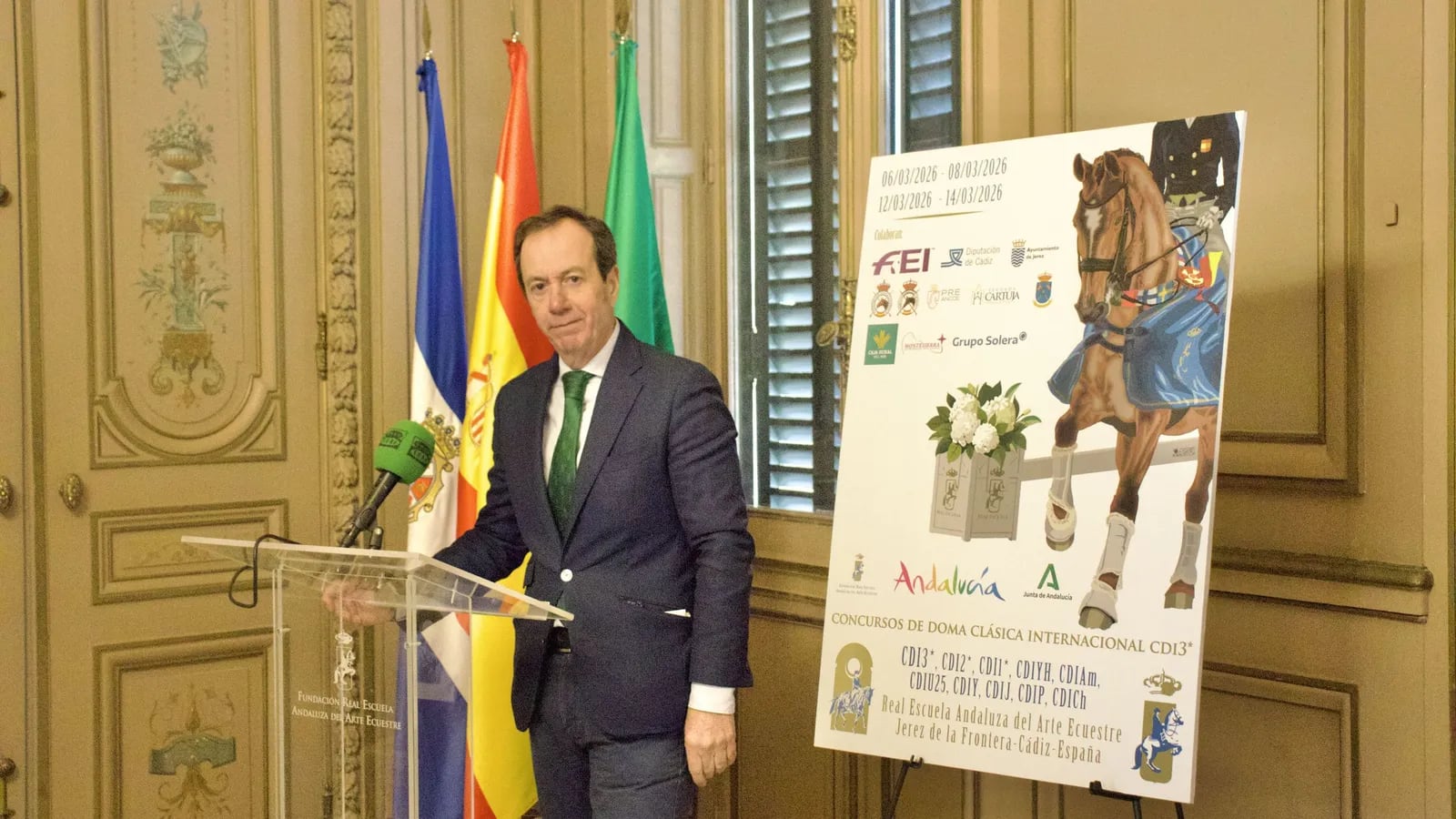 Rafael Olvera, director de la Real Escuela, durante la presentación