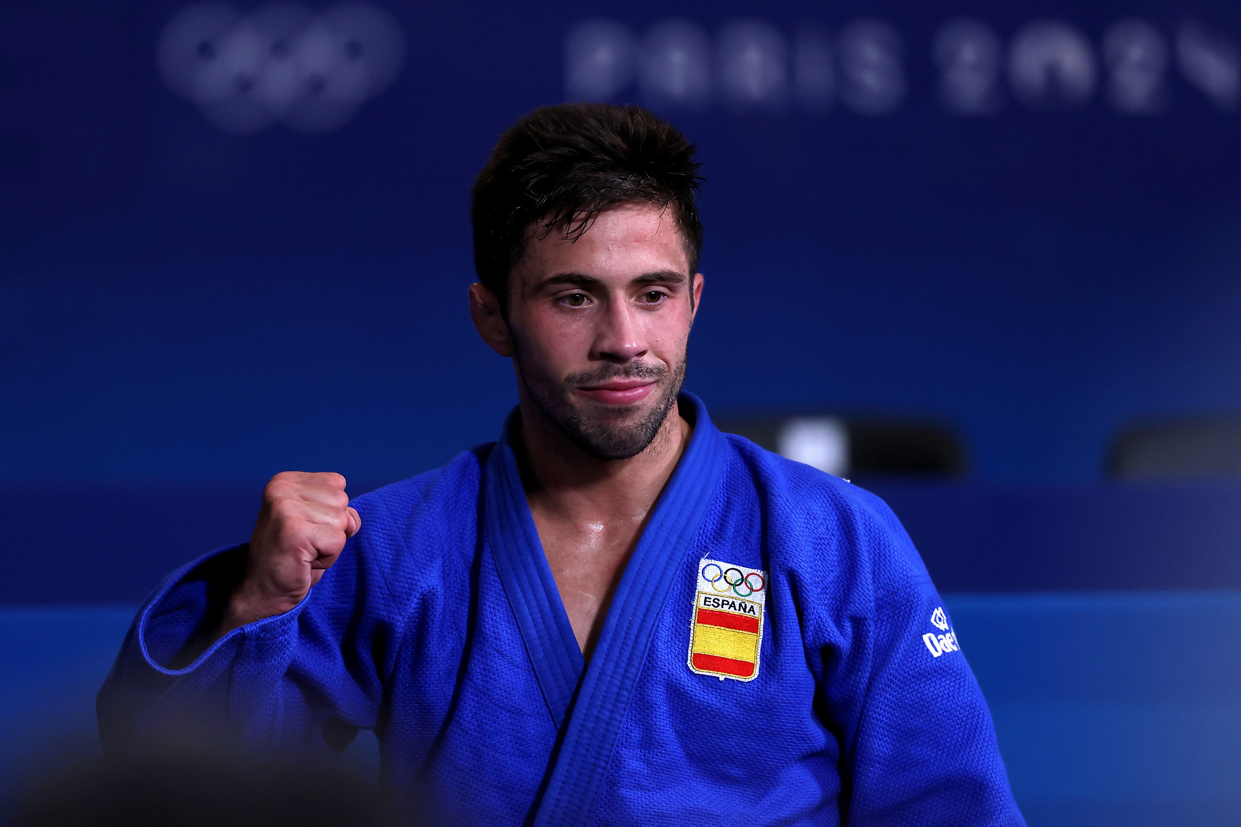 Fran Garrigós celebra su medalla de bronce, la primera para la delegación española en París 2024