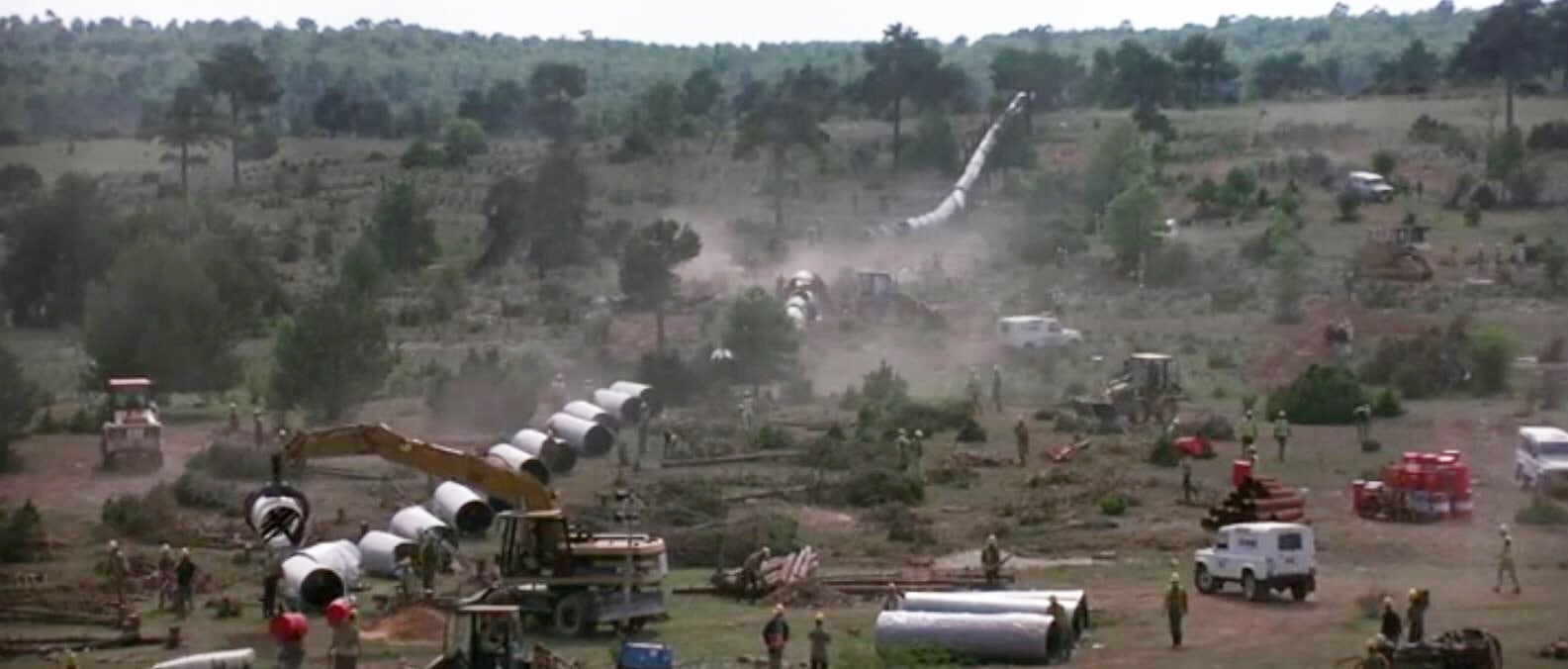 Escena del oleoducto en plena Serranía de Cuenca.