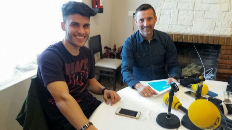 Moha, junto a Pedro Vera, en la Tertulia de Radio Alicante