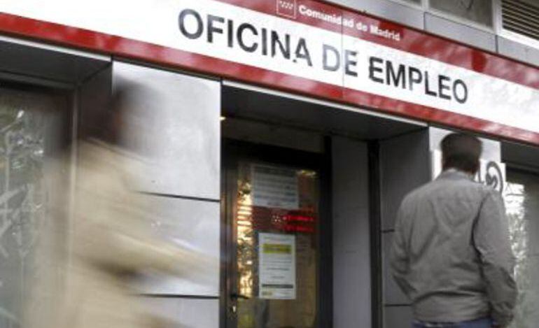 El número de parados registrados en la Comunidad subió en octubre un 1,16%.