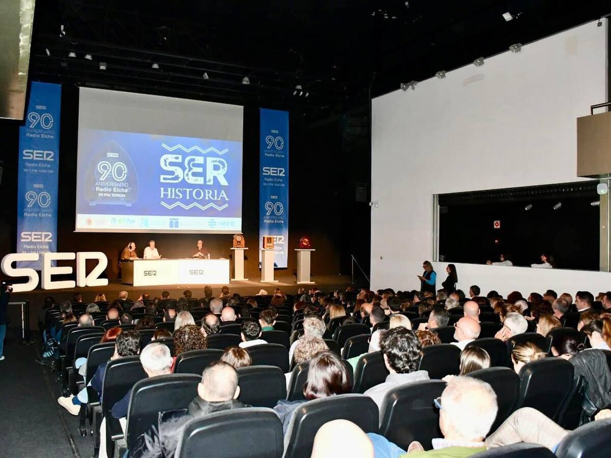 Radio Elche Cadena SER conmemora el Día Mundial de la Radio