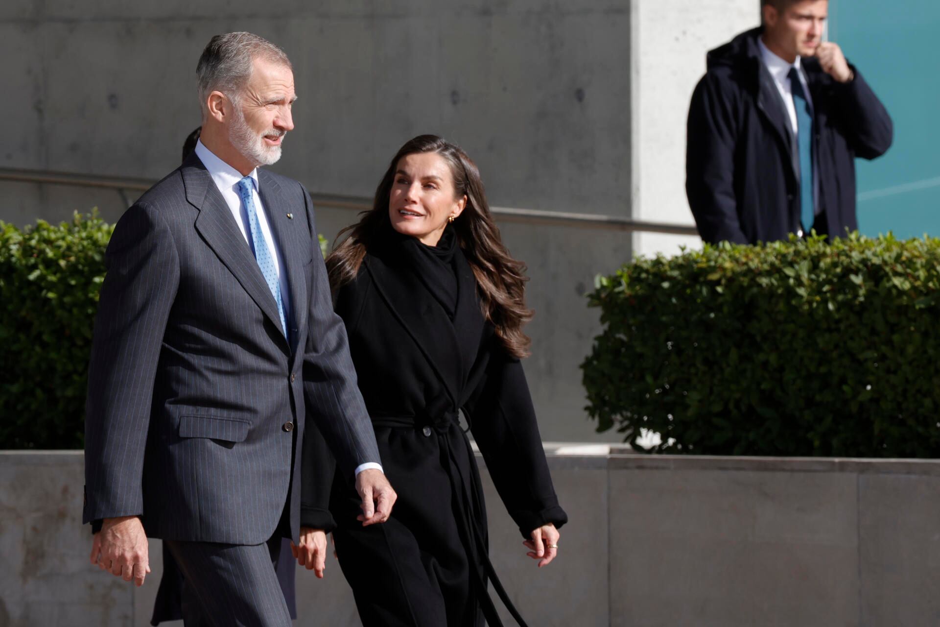 Los reyes de España en el Aeropuerto Adolfo Suárez Madrid-Barajas, el 9 de noviembre