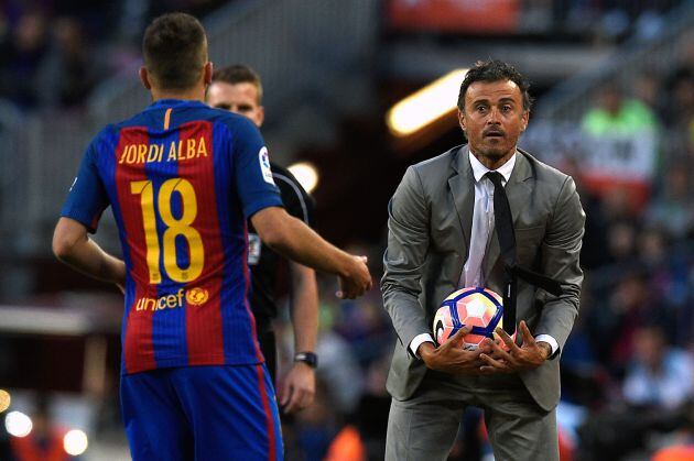 Luis Enrique y Jordi Alba en un partido entre el Barcelona contra el SD Eibar