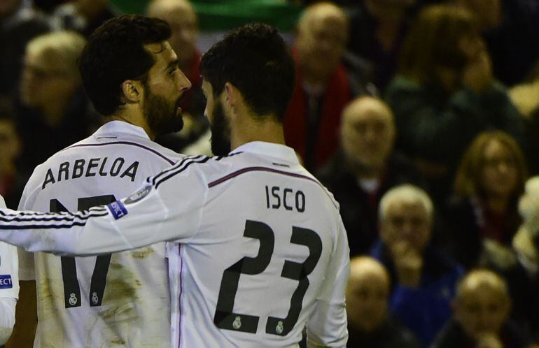 Arbeloa e Isco durante un partido pasado