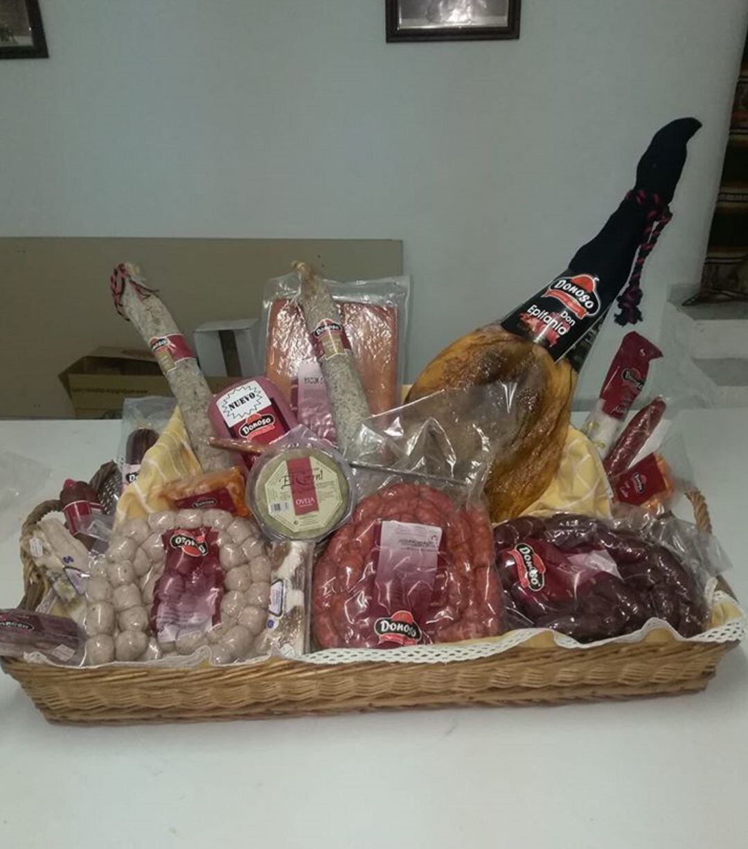 Las rifas de animales se han sustituido por sorteos de cestas de productos derivados del cerdo