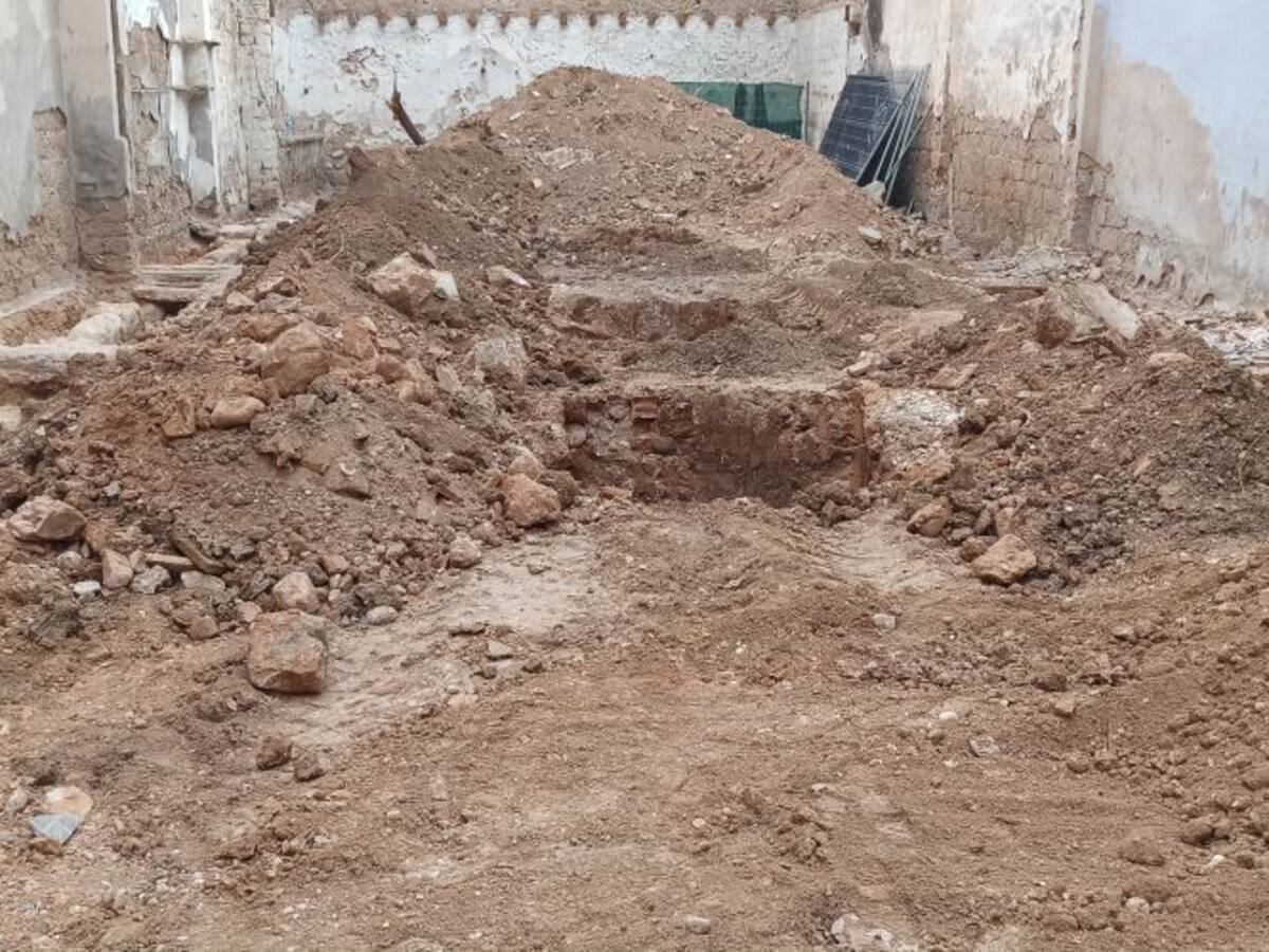 Encuentran restos arqueológicos relacionados con la muralla de los Borja en una obra privada