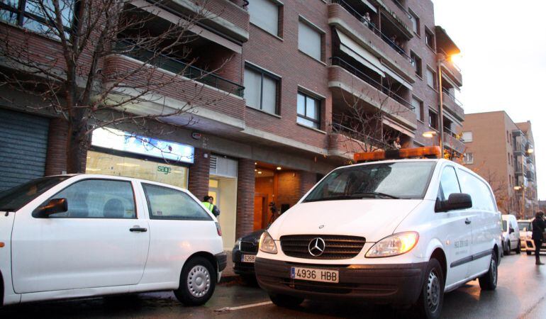 La família vivia al número 3 del carrer Joan Rica i Pinet de Girona, on el dia 5 de gener els mossos van localitzar el cadàver del nen.