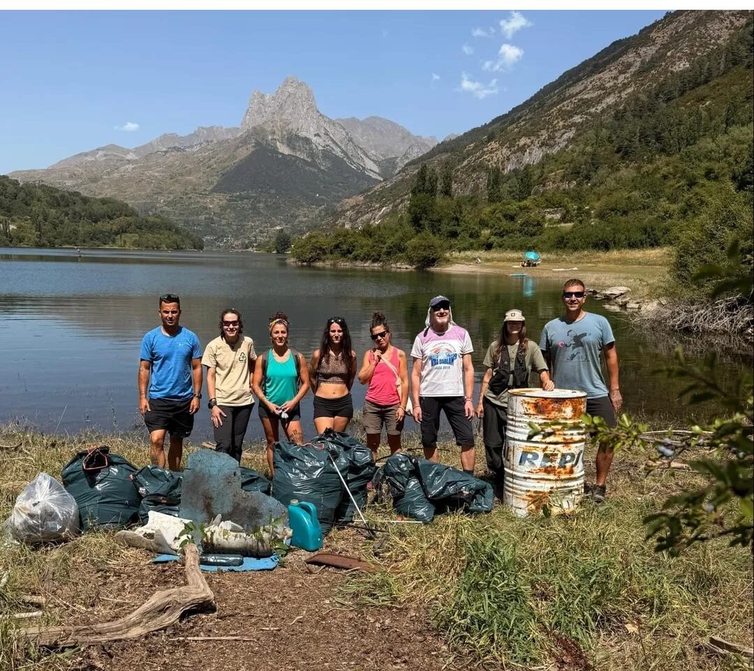 Los voluntarios siguen respondiendo a las convocatorias de Tena Limpio