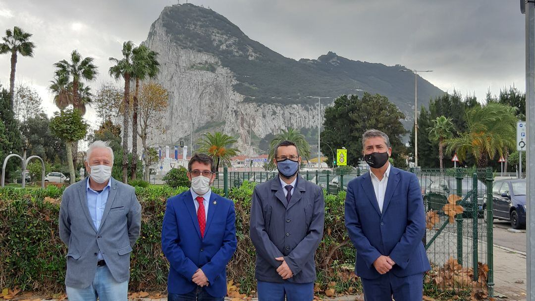 Helenio Fernández, Juan Chacón, Juan Franco y Juan Pablo Arriaga tras la sesión plenaria celebrada en torno al brexit y La Línea.