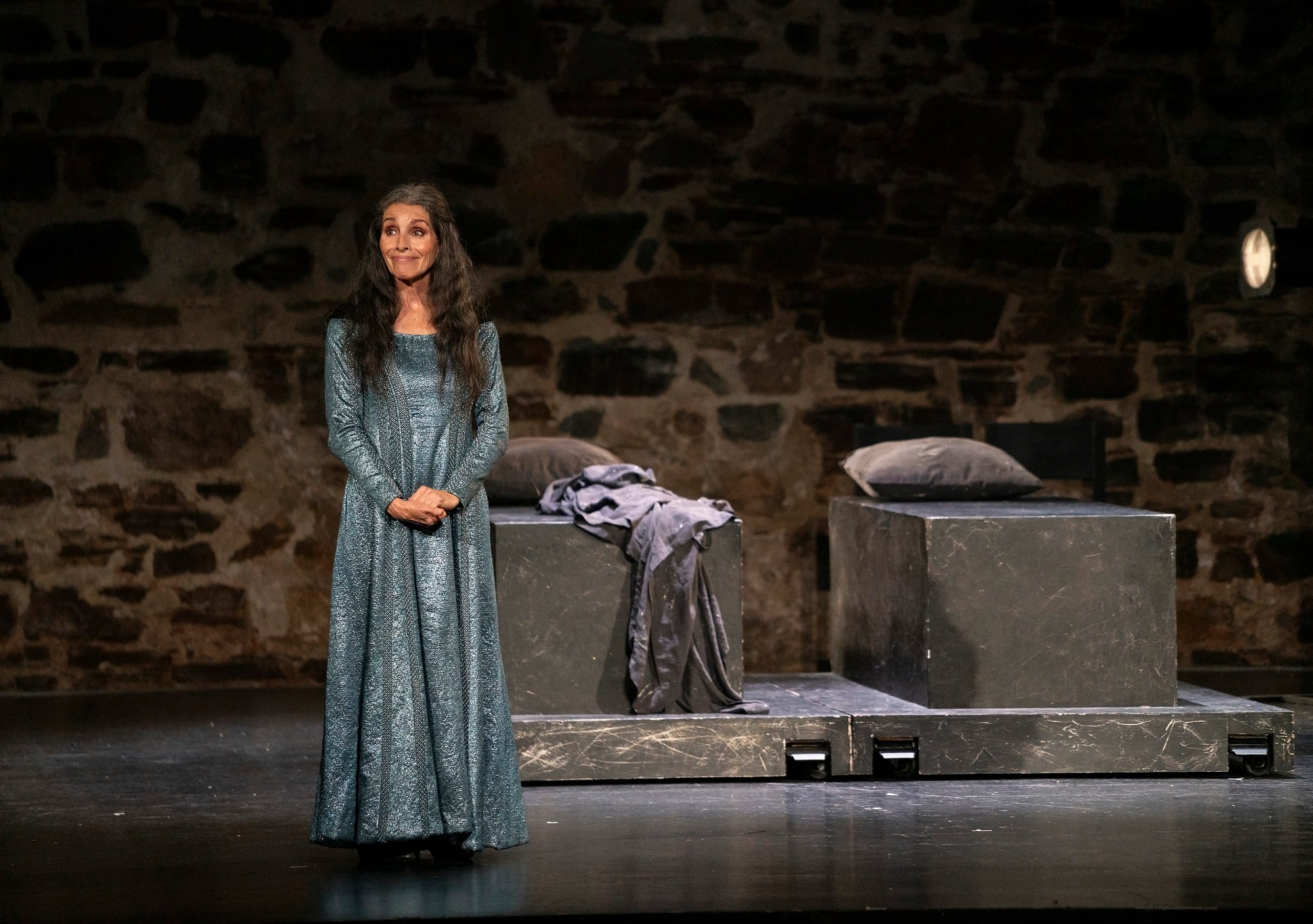 Ana Belén durante un momento de su actuación en la obra &#039;Romeo y Julieta despiertan&#039;