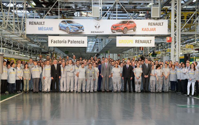 El rey en la fábrica de Renault de Palencia