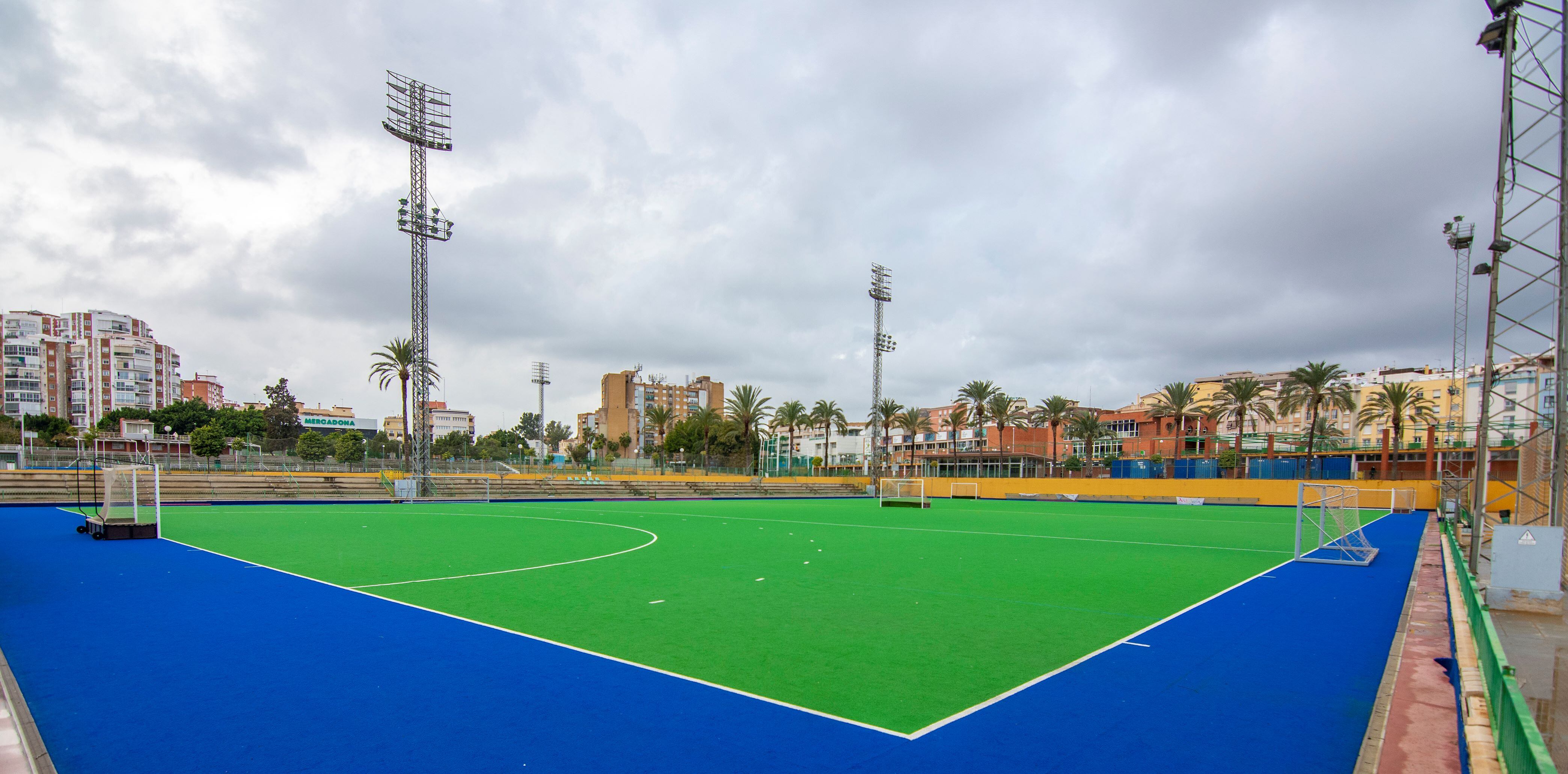 El campo de la Ciudad Deportiva Javier Imbroda de Málaga una de las sedes de la Copa del Rey y de la Reina de hockey hierba