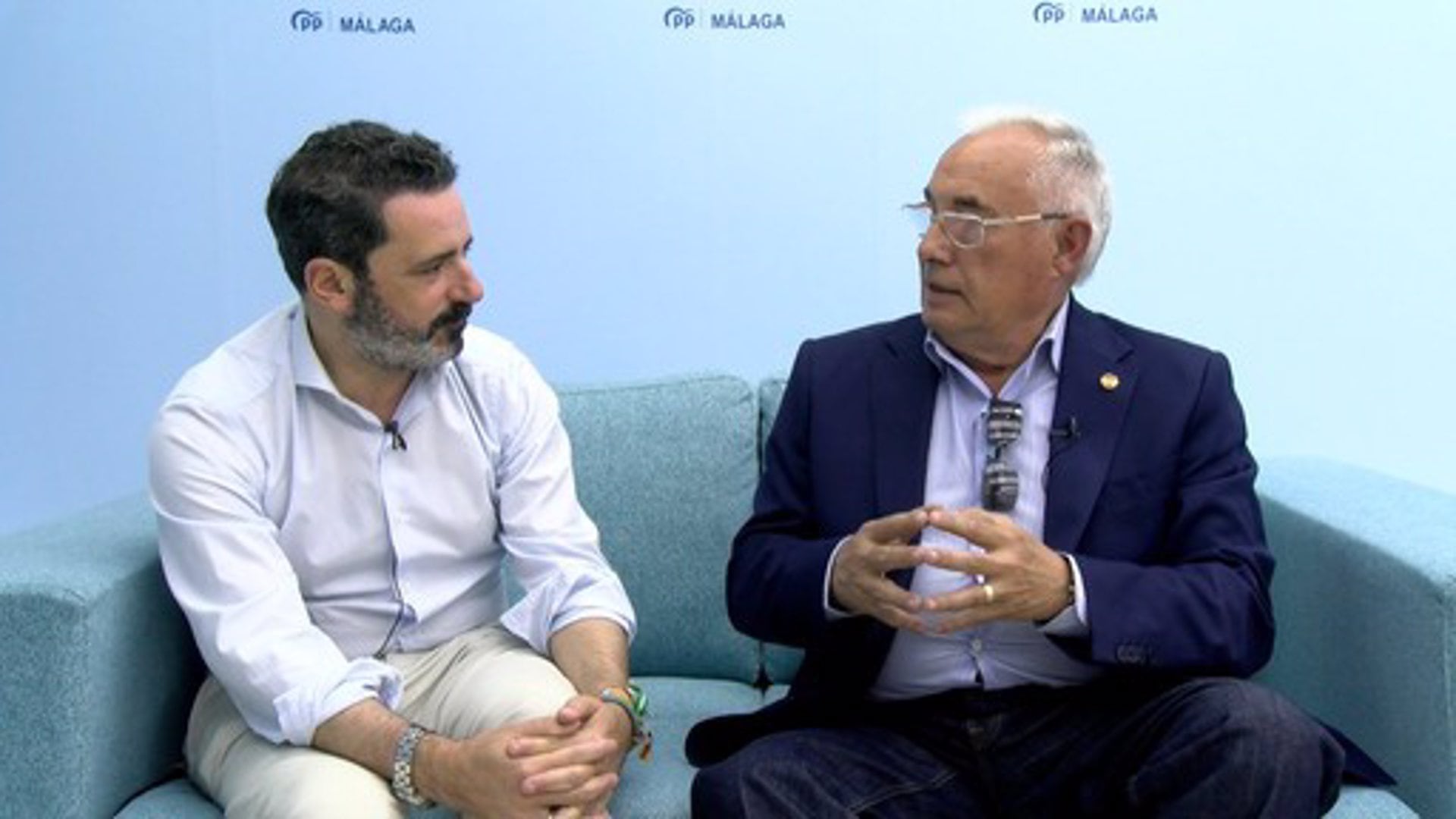 El secretario general del PP de Málaga, José Ramón Carmona, y del portavoz del PP en el ayuntamiento de Alameda, Gabriel Durán, en una imagen de archivo.