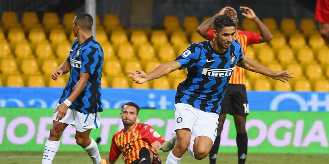 Achraf Hakimi celebra su primer gol con el Inter de Milan