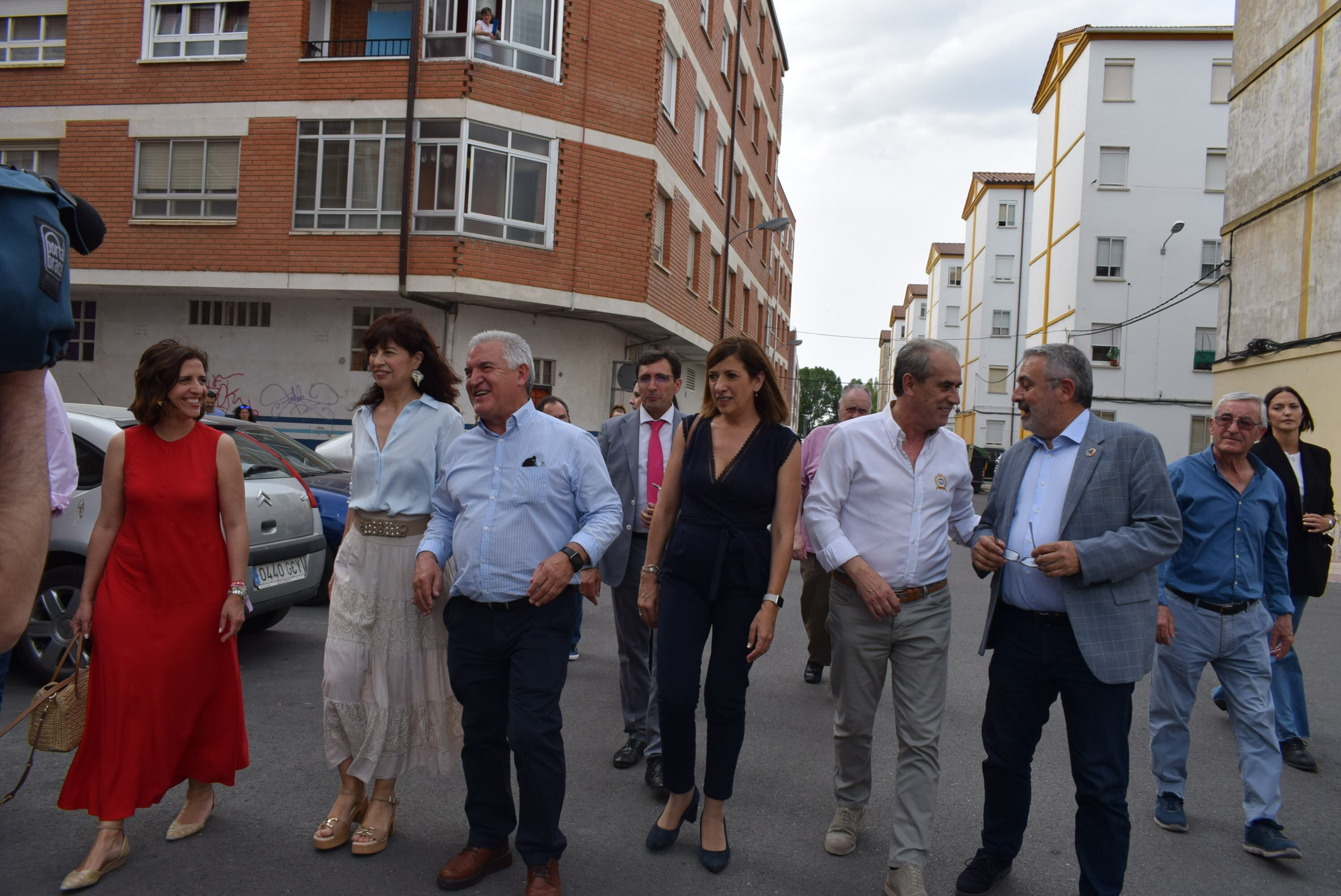 La comitiva paseó por los bloques de Santa Catalina antes de desplazarse al centro de Aranda para celebrar el encuentro de igualdad