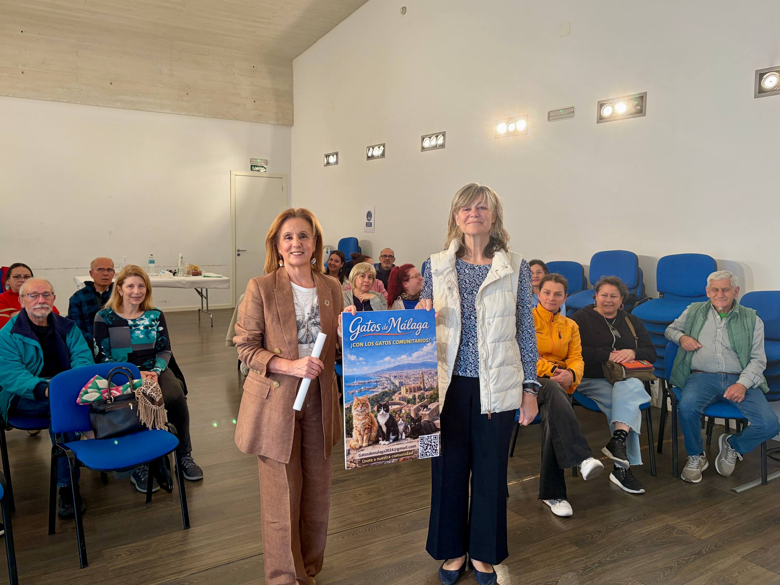 Begoña Medina (izqda.)