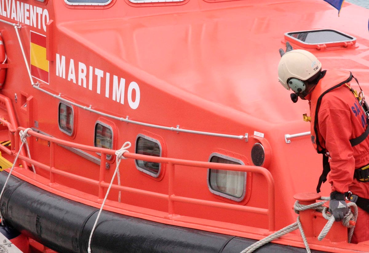 Tripulante de una embarcación de Salvamento Marítimo.