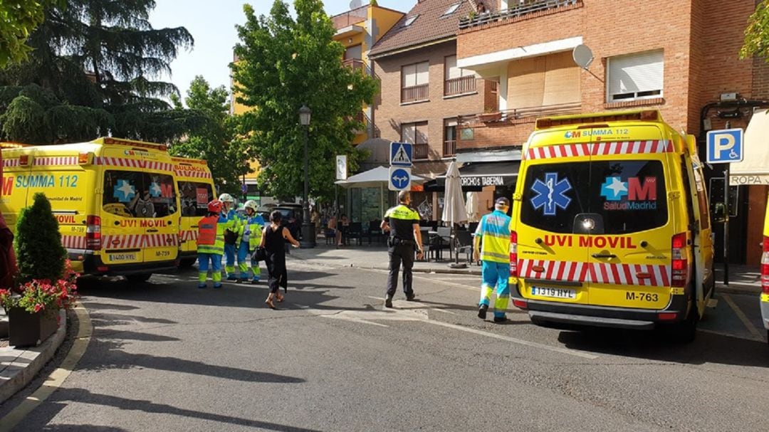 Los servicios de emergencia intervienen tras el incendio en un restaurante de Villaviciosa de Odón