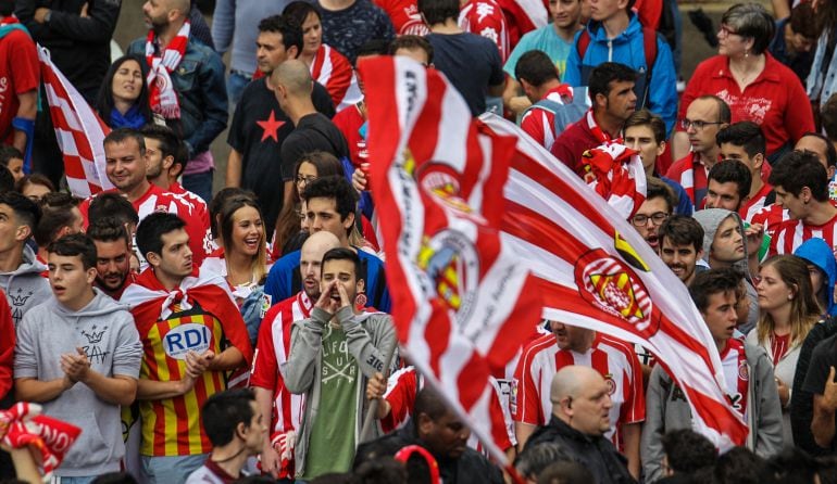 La afición del Girona disfrutó en Montilivi de la fiesta del ascenso