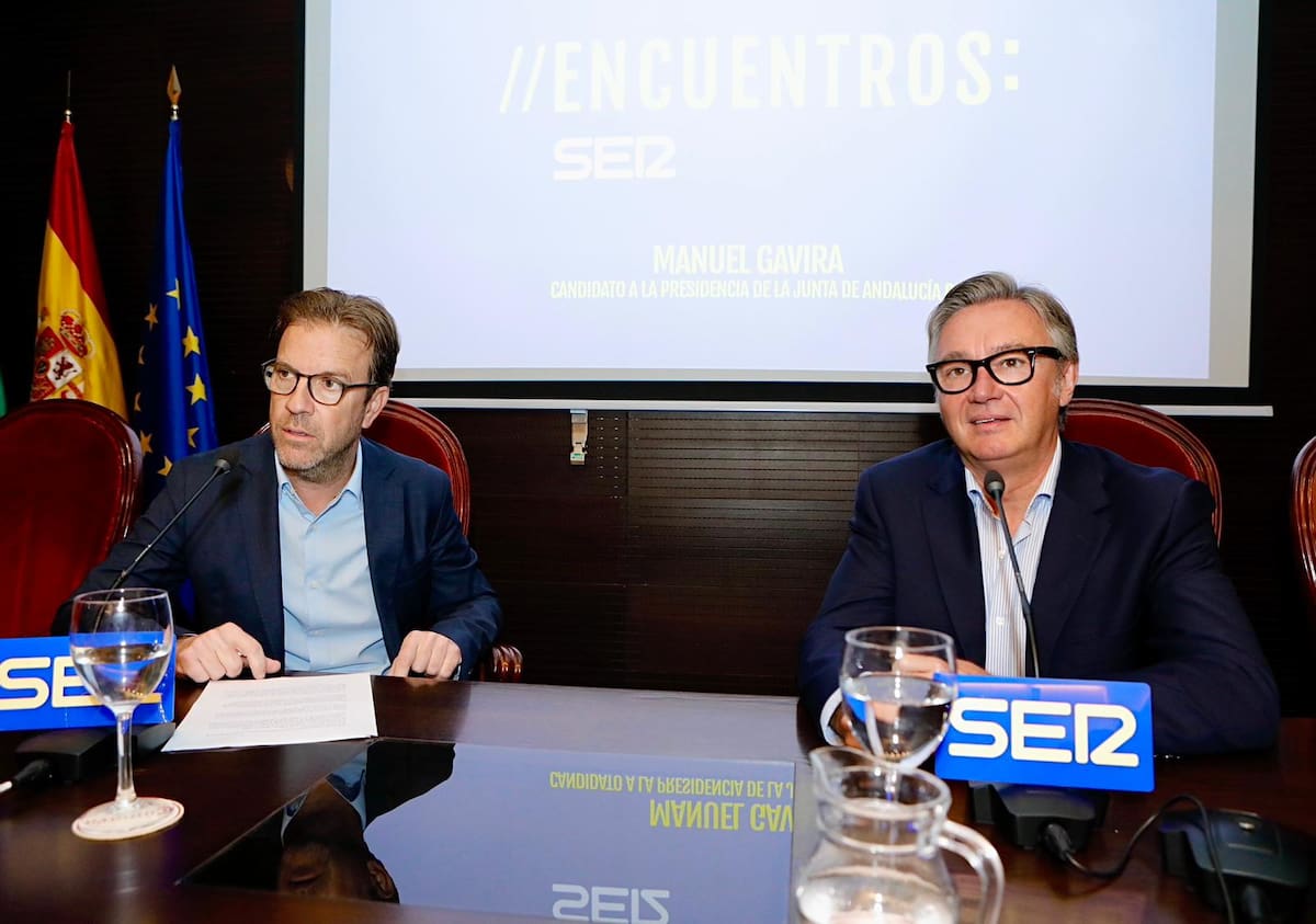 En las vísperas del inicio de la campaña electoral, el candidato de Vox a la presidencia de la Junta de Andalucía, participa en el Encuentro SER celebrado en el salón de actos de la Cámara de Comercio de Sevilla