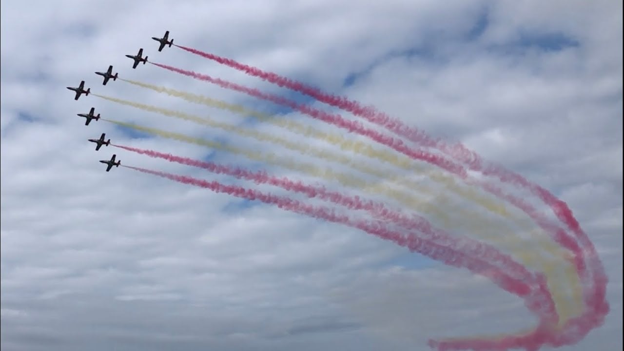 Aeronaves en plena exhibición.