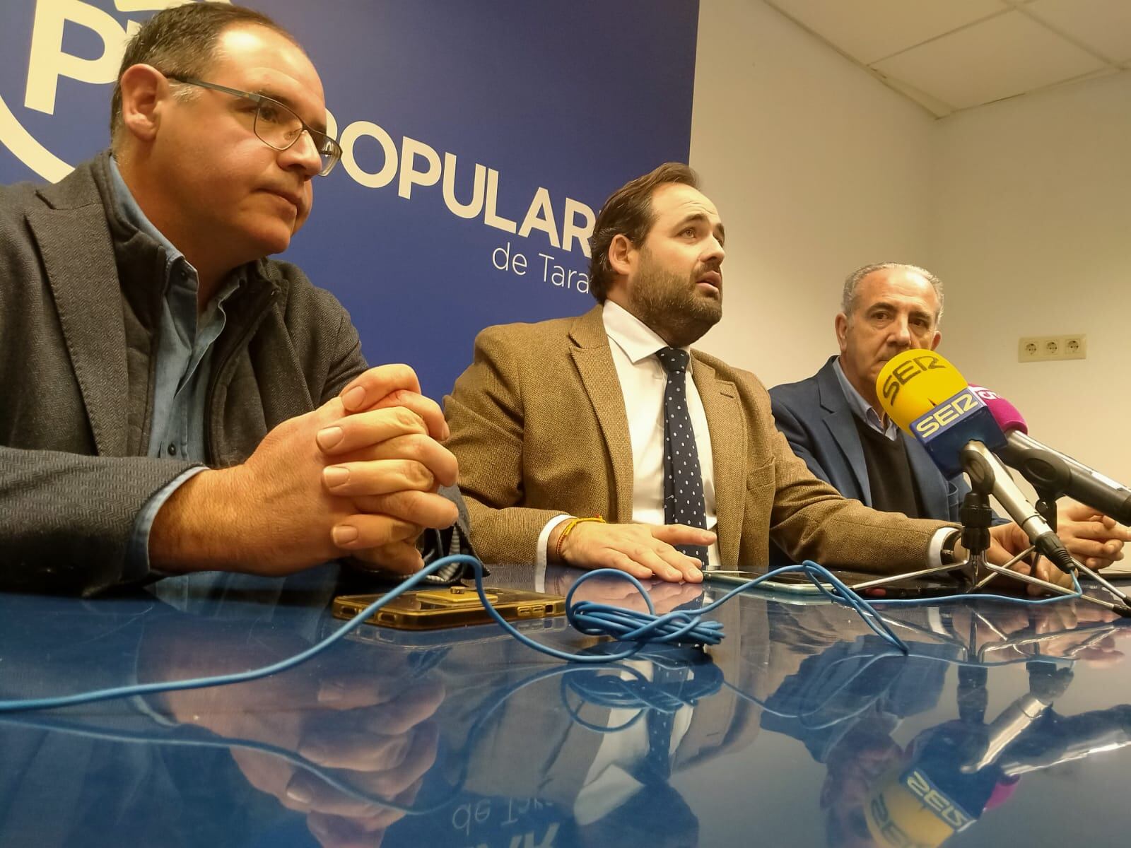 Bejanmín Priego, Paco Núñez y Miguel Angel Igualada en la sede del PP de Tarancón