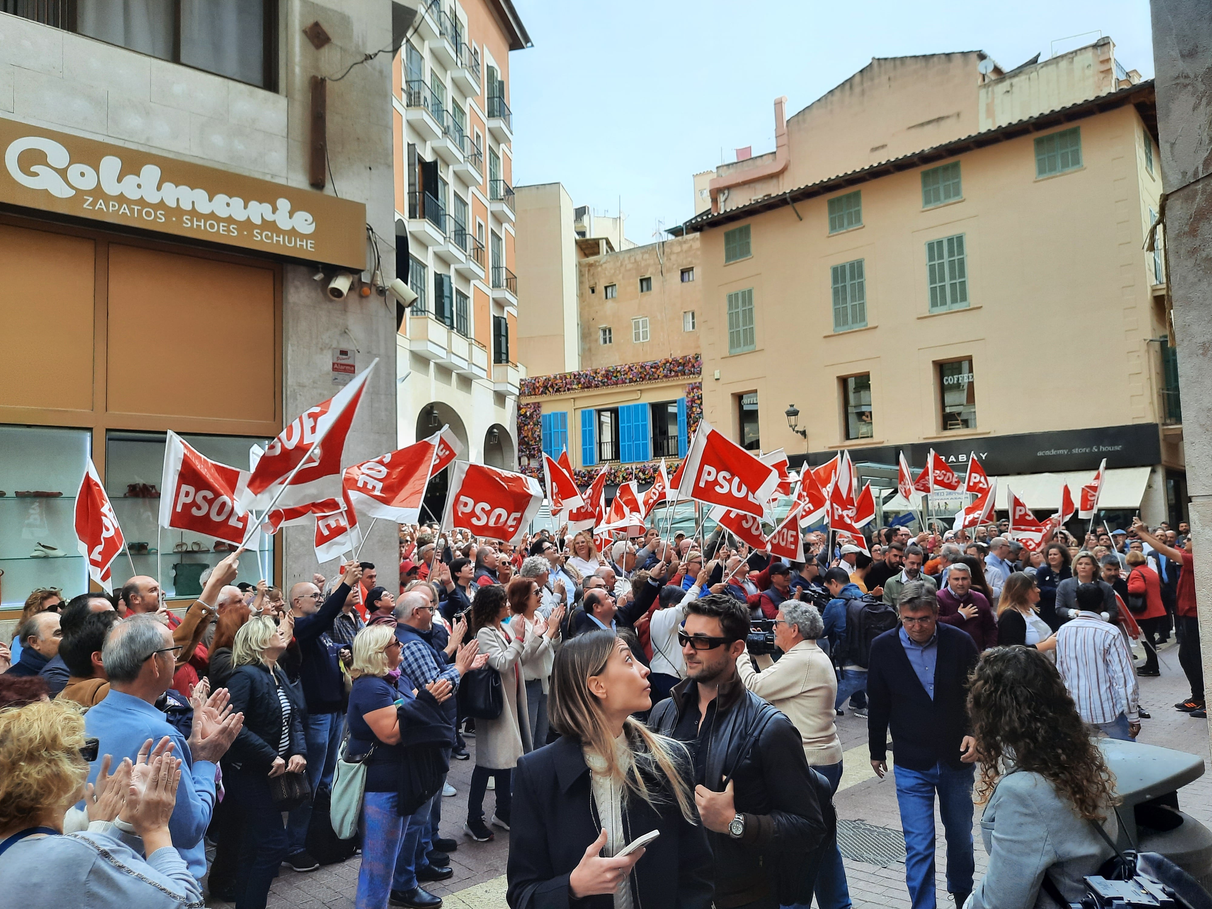 Concentración PSOE-PSIB apoyo a Pedro Sánchez