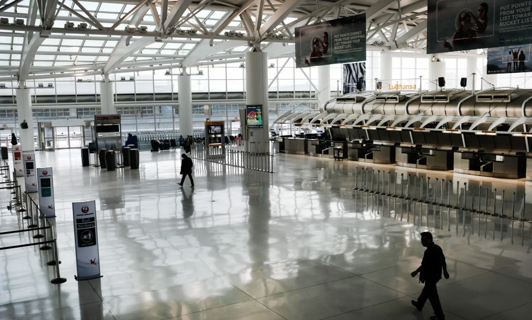 Un aeropuerto durante la pandemia.