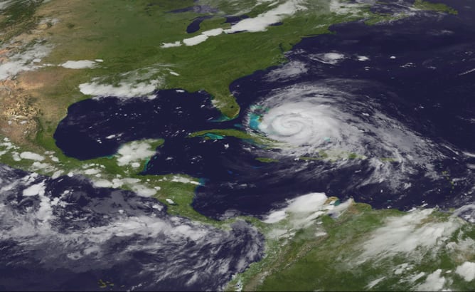 Imágenes por satélite del huracán Irene sobre el Caribe