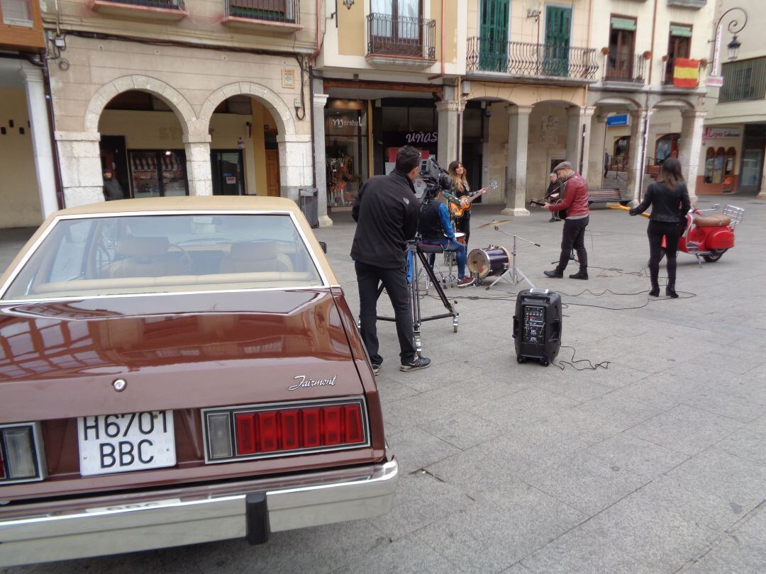 La Plaza Mayor era este jueves escenario de la grabación de un video clip sobre esta versión del himno