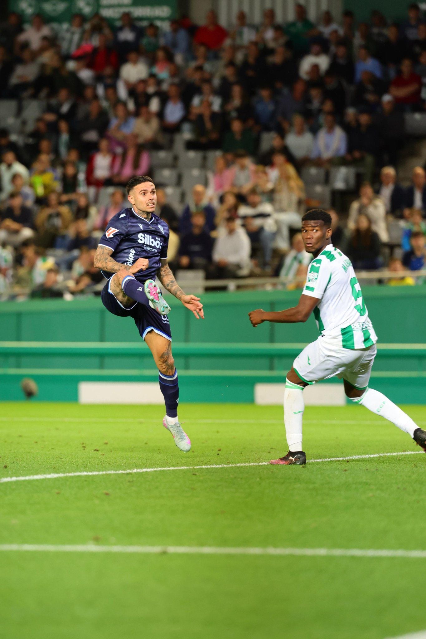 Roger Martí junto a Marvel en el Nuevo Arcángel. Foto: Cádiz CF