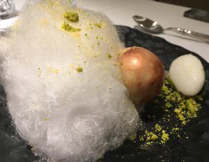 Uno de los postres de LAV llamado 'Sol Nublado'