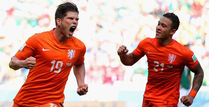 Huntelaar celebra el segundo gol de Holanda