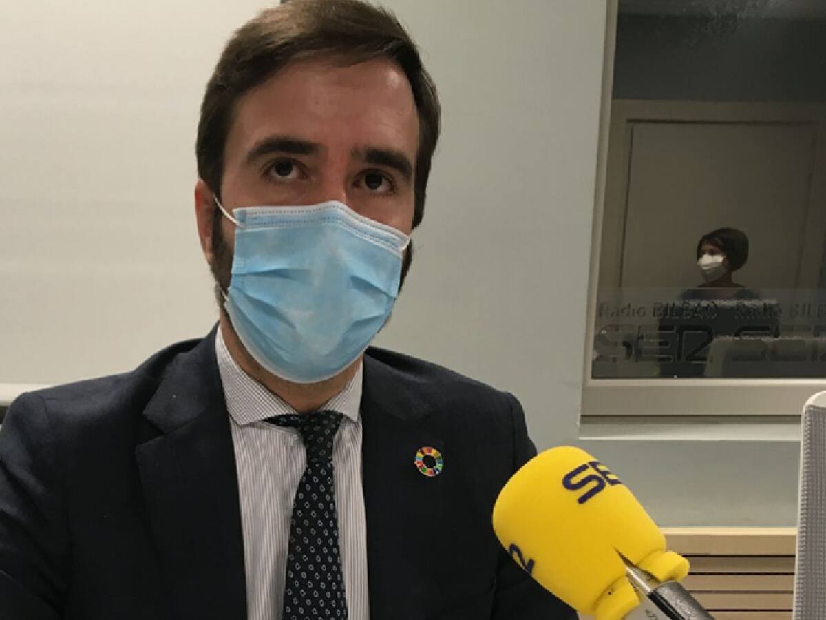 El consejero de Consumo responde a las dudas sobre las ayudas a la hostelería