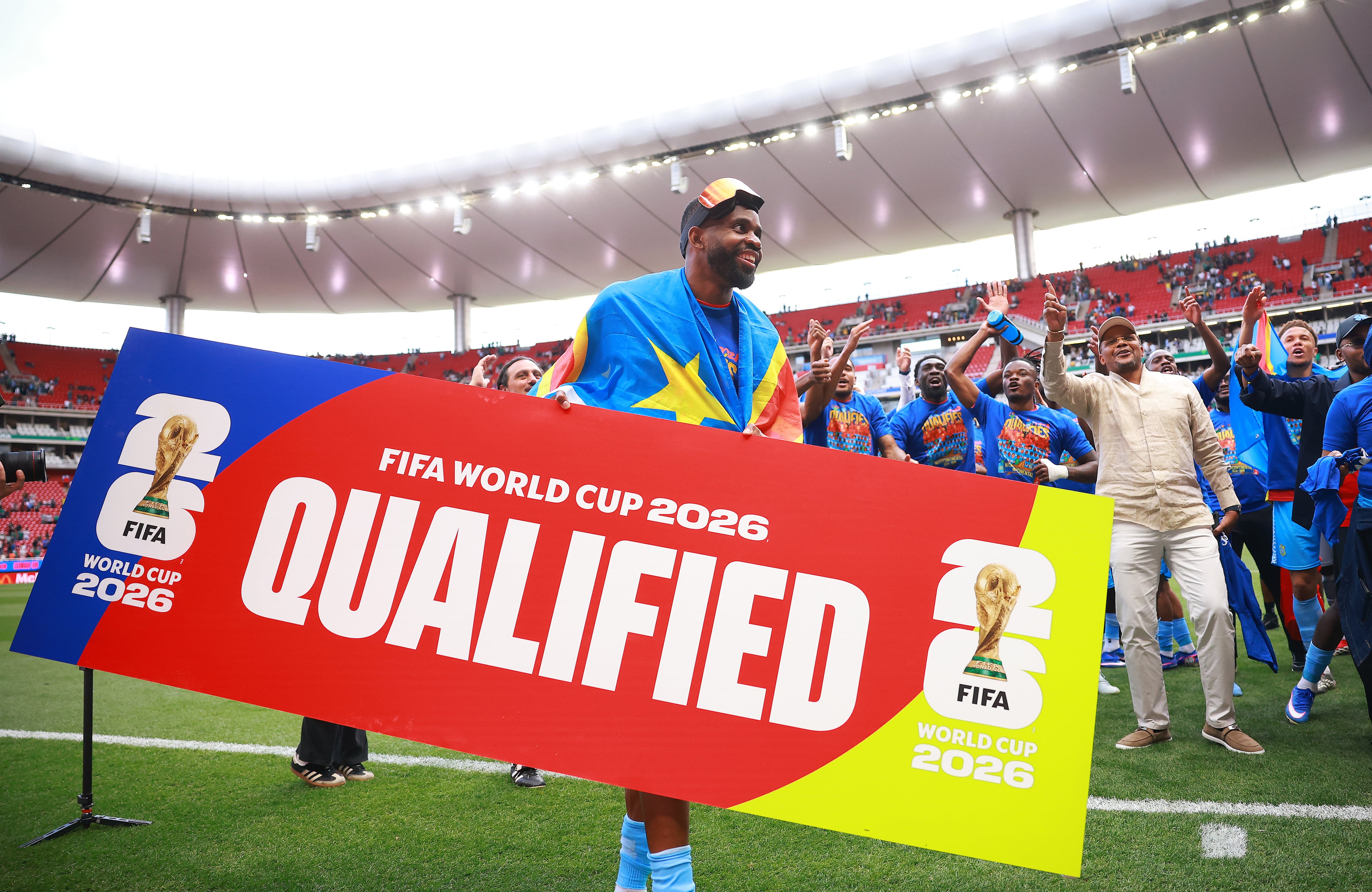 Cédric Bakambu lidera la celebración de RD del Congo por la clasificación al Mundial 2026