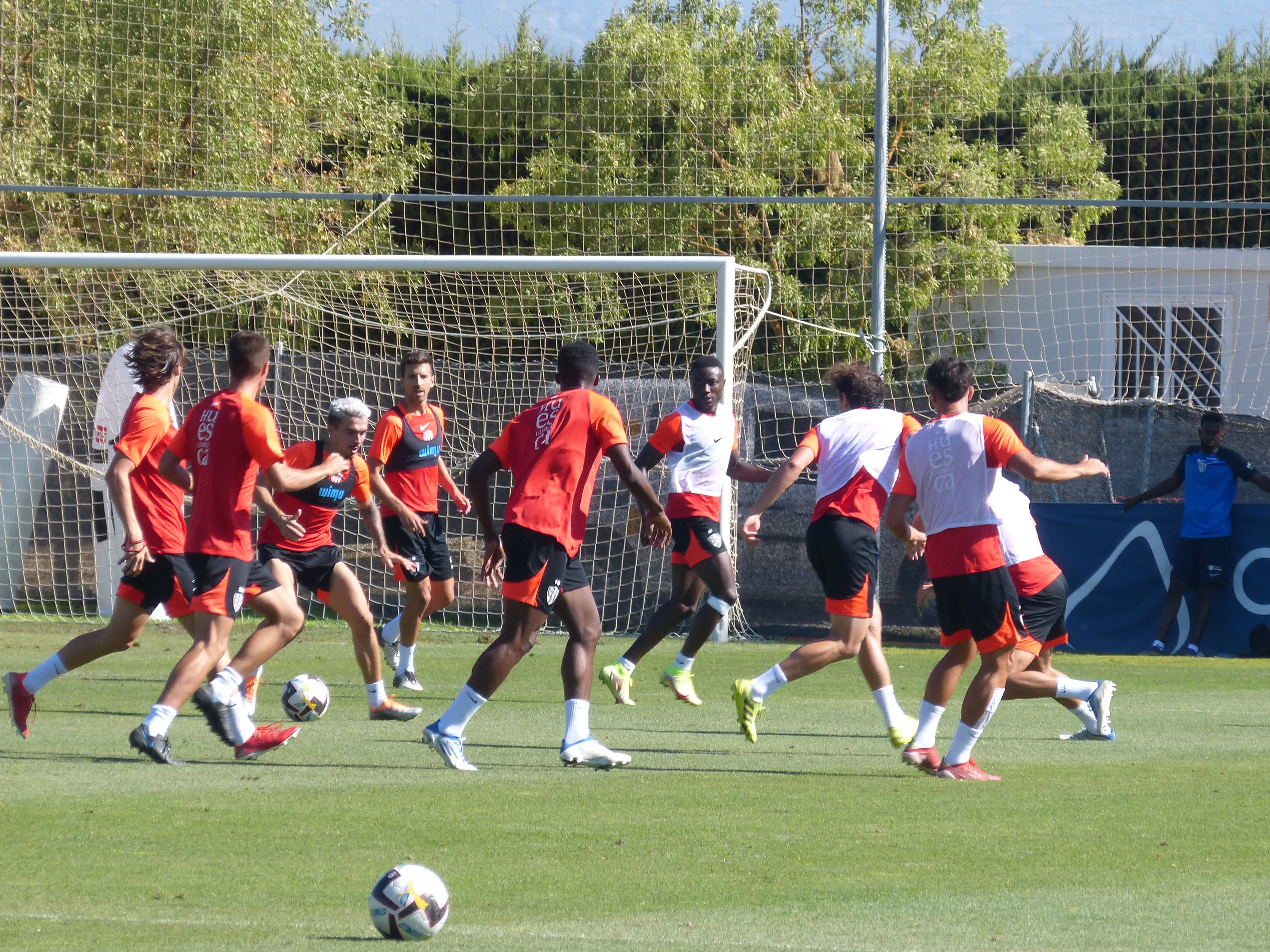 El Huesca sigue avanzando en la pretemporada