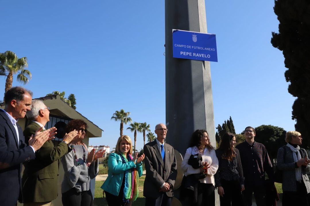 Ravelo el día en el que se descubrió la placa en el campo que lleva su nombre