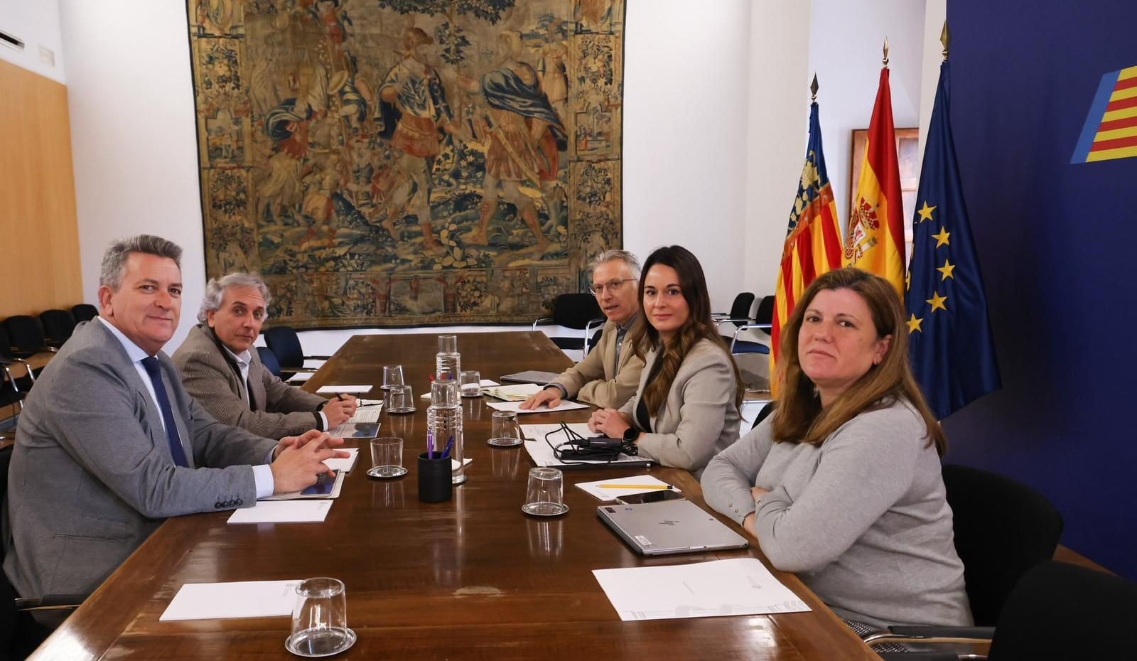La comisionada para la Reconstrucción del Gobierno central, Zulima Pérez, y el vicepresidente tercero y conseller de Medio Ambiente de la Generalitat Vicente Martínez Mus, en la reunión preparatoria de la comisión mixta sobre la DANA